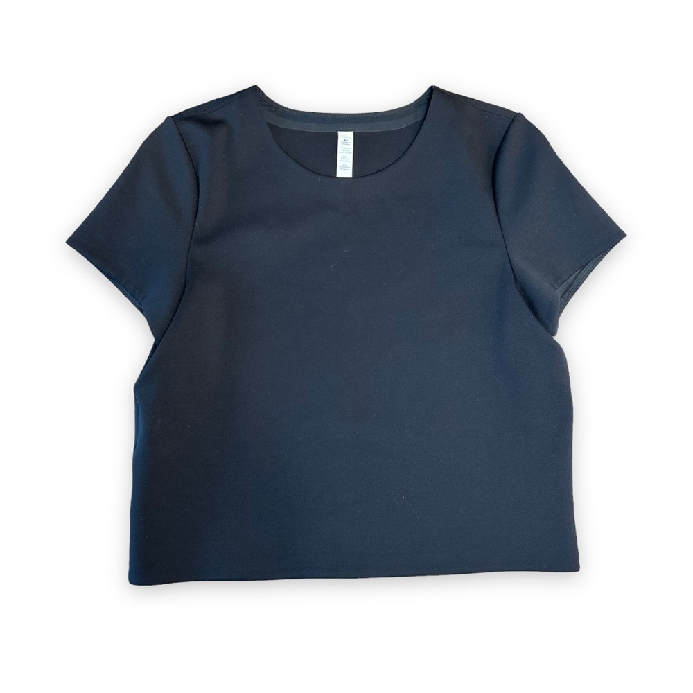 Lululemon Shaped Short Sleeve Black Solid Cropped Size 4